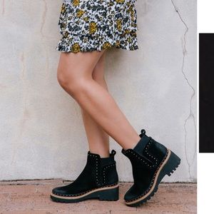 NWOT Dolce Vita Huey booties black suede with studs